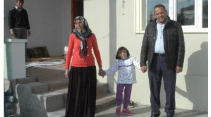 Doğuştan kambur olan 10 yaşındaki Berfin yardım bekliyor