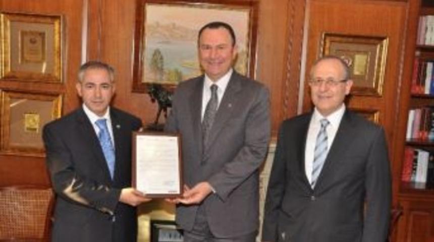 Top&ccedil;uoğlu: &ldquo;g&uuml;lsan Holding 2 Bin 500&rsquo;&uuml;n &Uuml;zerindeki &Ccedil;alışanıyla B&uuml;y&uuml;k Bir Ailedir&rdquo;