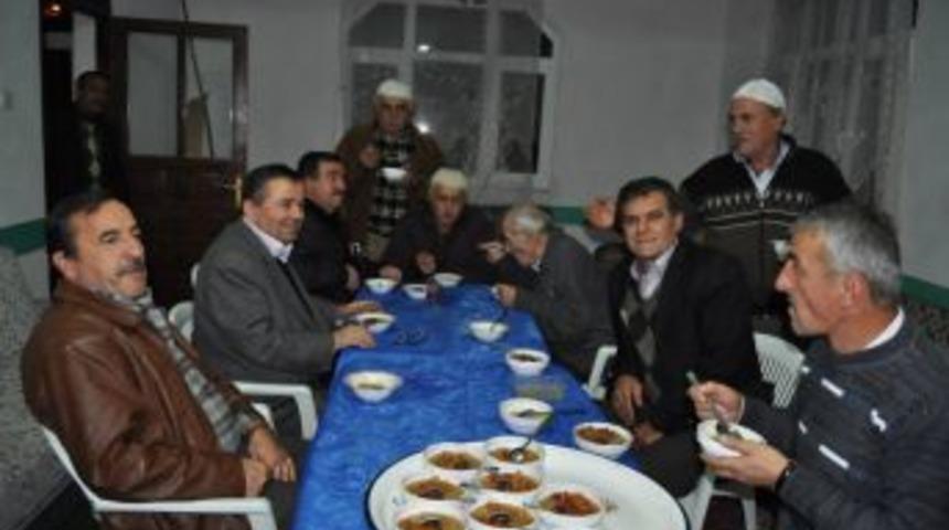 Belen K&ouml;y&uuml; halkı aşure d&uuml;zenledi