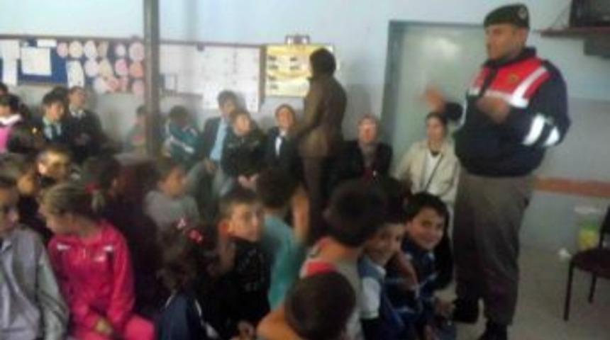 G&ouml;rdes'te İlk&ouml;ğretim &Ouml;ğrencilerine Trafik Semineri