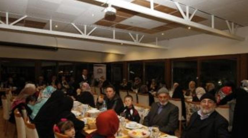 Gebzeli Hacılar Akşam Yemeğinde Buluştu