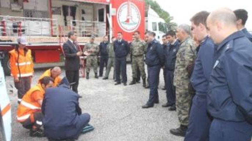 Karşıyaka Belediyesi&rsquo;nden Subaylara Deprem Eğitimi