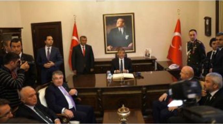 G&uuml;l: Dershanelerle Ilgili Tartışma Kırgınlıklara Ve &Uuml;z&uuml;nt&uuml;lere Sebep Vermemeli