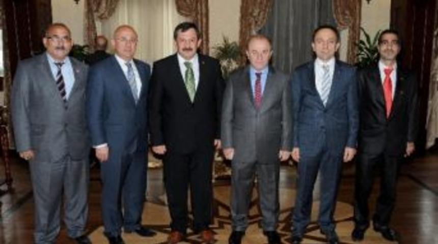 Gen&ccedil;lik Hizmetleri Ve Spor İl M&uuml;d&uuml;r&uuml; Hacıcaferoğlu&rsquo;dan Vali &Ouml;zt&uuml;rk&uuml;&rsquo;e Ziyaret