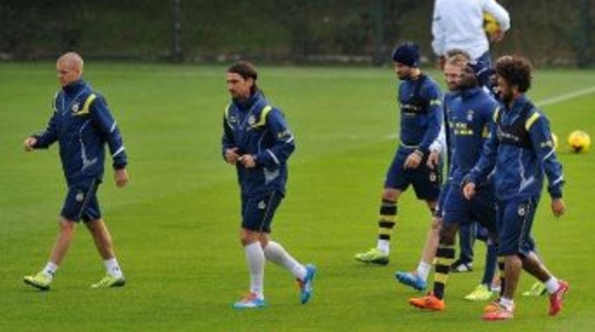 Fenerbah&ccedil;e, Medıcal Park Antalyaspor Ma&ccedil;ı Hazırlıklarını S&uuml;rd&uuml;r&uuml;yor