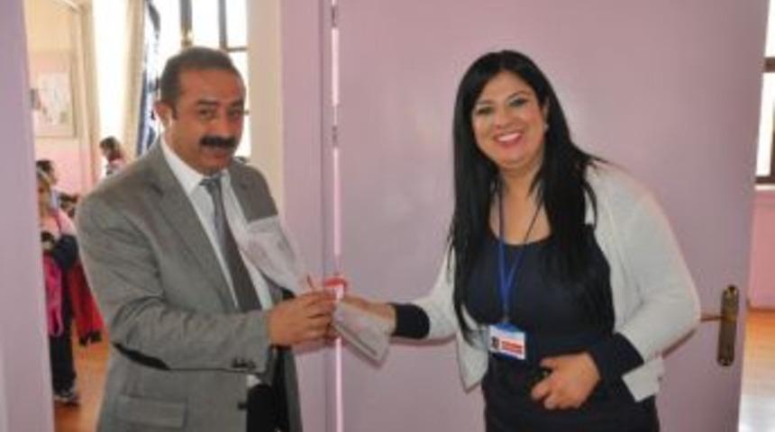 Sağlık &Ccedil;alışanları, &Ouml;ğretmenlere G&uuml;l Verdi