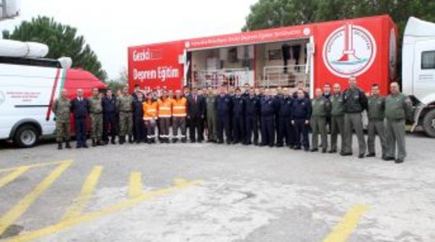 Subaylara Deprem Eğitimi Verildi