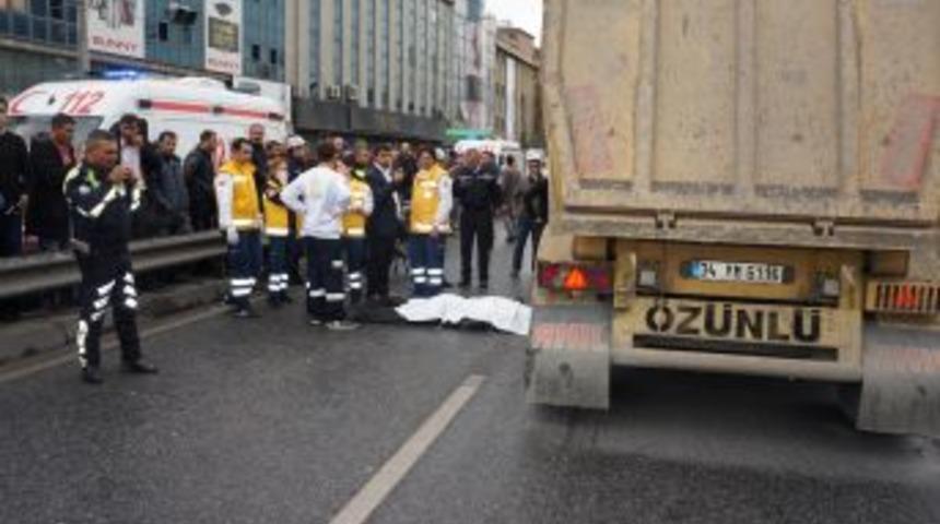 Hafriyat Kamyonunun Altında Kalarak Can Verdi