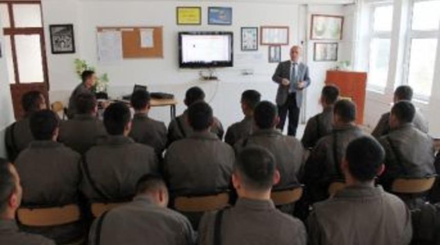 Askerlere 'evlilik' Eğitimi