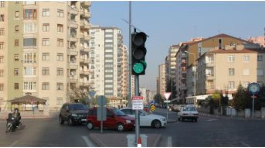 G&uuml;neş Enerjisi Ile &Ccedil;alışan Sinyalizasyon Sistemi Kuruldu
