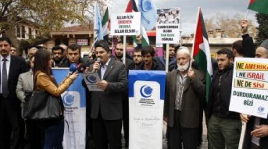 Anadolu Gen&ccedil;lik Derneği &Uuml;yeleri Zul&uuml;mlere Dikkat &Ccedil;ekti