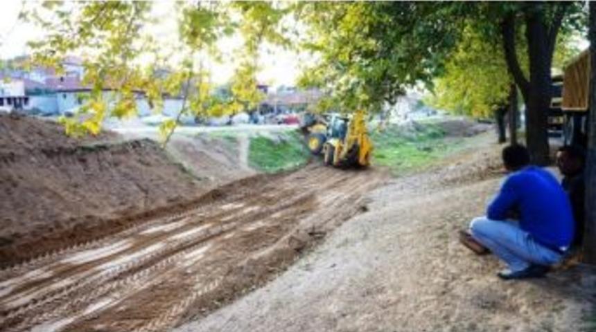 Sarıg&ouml;l Belediyesi Dere Islah &Ccedil;alışmalarına Başladı