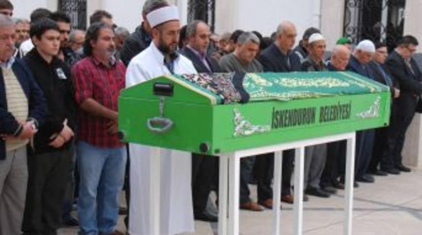 Kazada &Ouml;len M&uuml;zik &Ouml;ğretmenini &Ouml;ğrencileri Dualarla Uğurladı