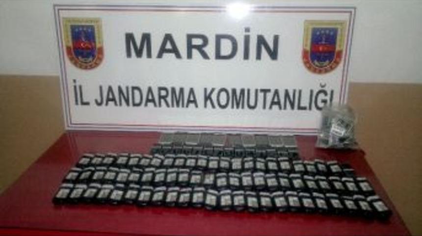 Mardin'de 95 Adet Ka&ccedil;ak Cep Telefonu Ele Ge&ccedil;irildi