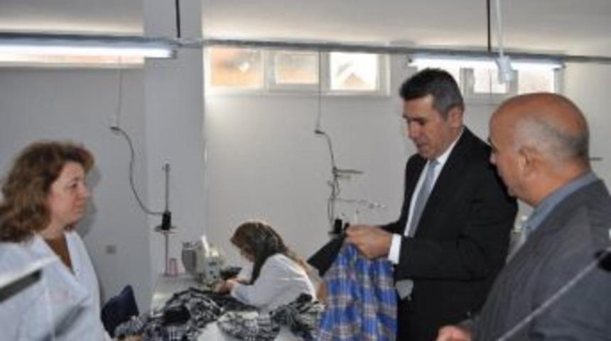 Demirci&rsquo;de Uygulanan Projeler Vatandaşa Umut Oluyor