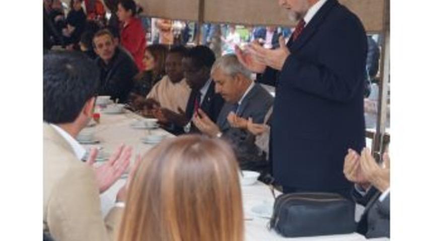 Uganda B&uuml;y&uuml;kel&ccedil;isi Aşure Tattı