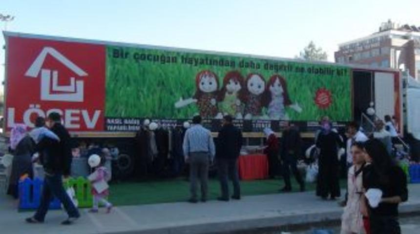 L&Ouml;SEV Iyilik TIR'ı Batman'da