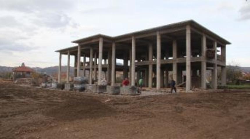 Hendek Terminal İnşaatı Hızla Devam Ediyor