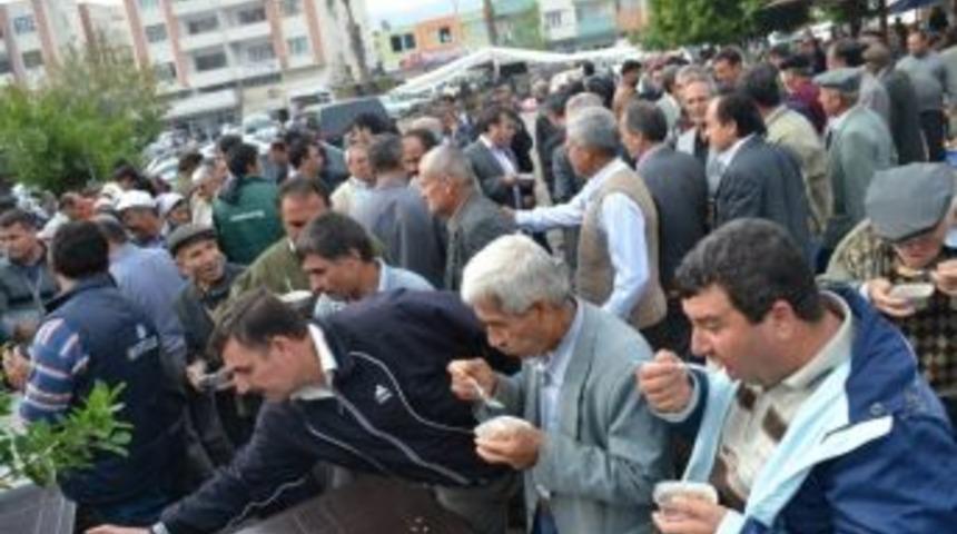 Ak Parti Bozyazı İl&ccedil;e Teşkilatı Aşure Dağıttı