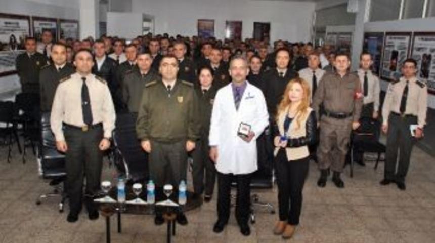 Adana İl Jandarma Komutanlığı&rsquo;nda Ağız Ve Diş Sağlığının &Ouml;nemi Anlatıldı