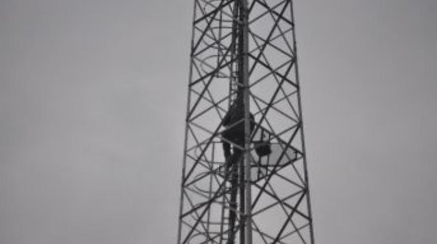 2. Kez Baz İstasyonu Direğine &Ccedil;ıktı