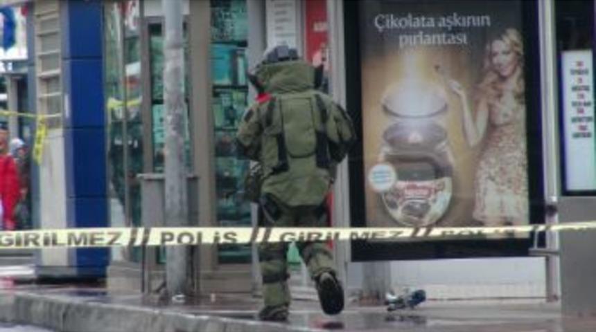 Ş&uuml;pheli &Ccedil;antadan &Ccedil;ıkanlar Polisi Alarma Ge&ccedil;irdi