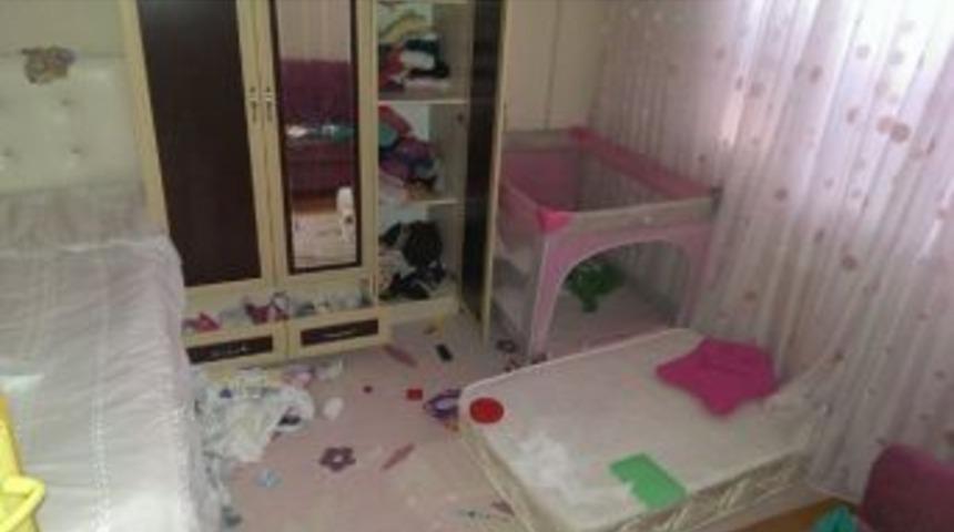 Hırsızlar, Altın Bulamayınca Evi Dağıttılar