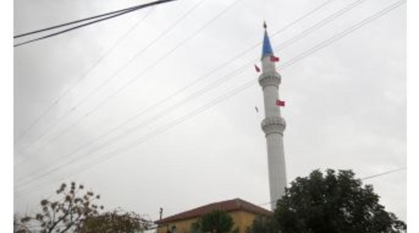 S&ouml;keli Hayırsever Minare Yaptırdı