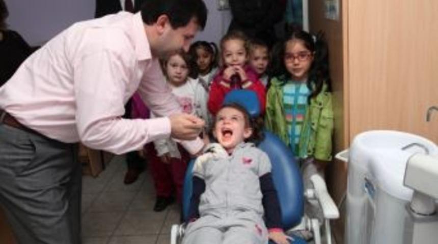 Sakarya B&uuml;y&uuml;kşehir Belediyesi Ağız Ve Diş Sağlığı Haftası Kapsamına &Ccedil;eşitli Etkinlikler D&uuml;zenliyor