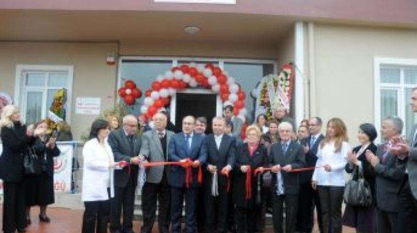 Manisa'da Hayırseverler Aile Sağlığı Merkezi Yaptırdı