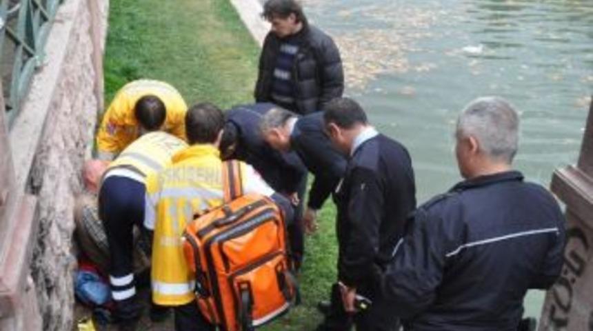 Kendi D&uuml;şt&uuml;, Kendi &Ccedil;ıktı