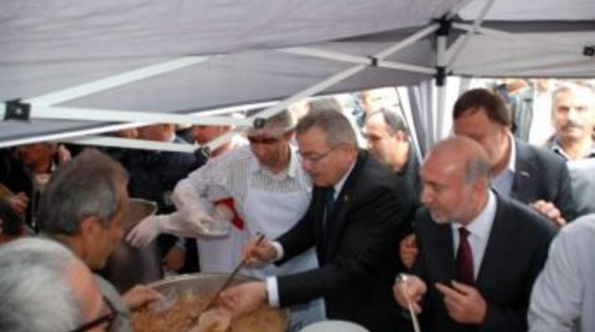 &Ccedil;aycuma Belediyesi&rsquo;nden Vatandaşlara Aşure