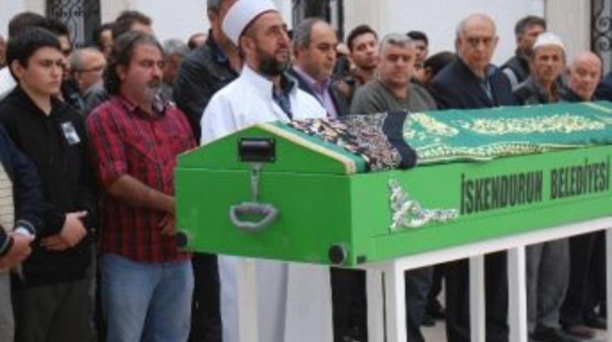 Kazada &Ouml;len M&uuml;zik &Ouml;ğretmeni Toprağa Verildi