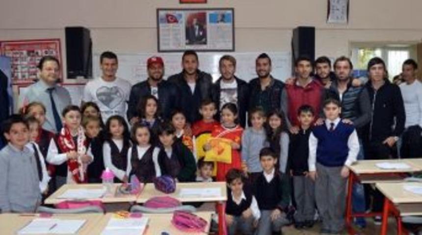 Okullarda G&ouml;ztepe Sevgisi