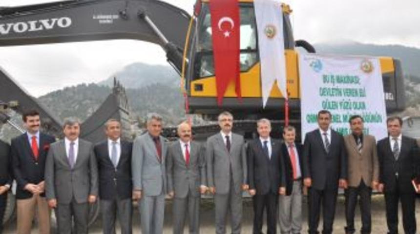 Osmaniye Valisi Oduncu Kadirli&rsquo;de T&ouml;renlere Katıldı