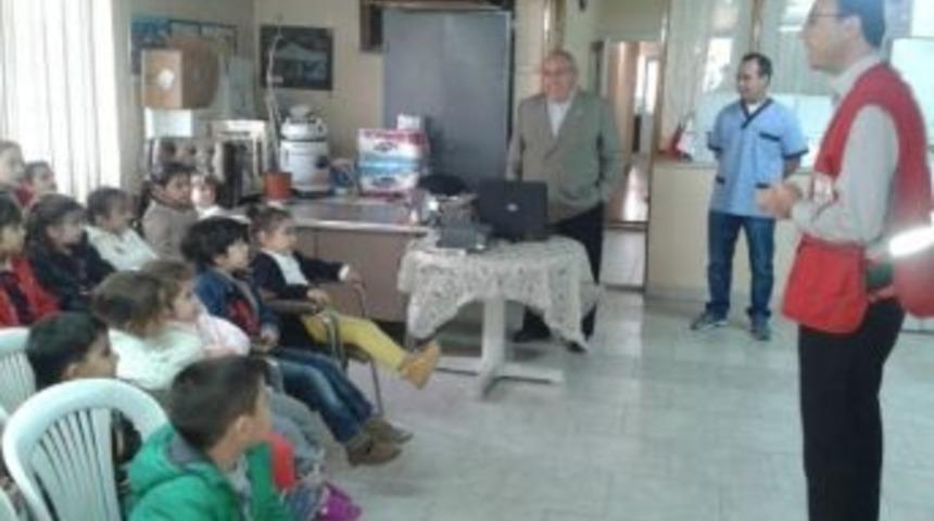 Anaokulu &Ouml;ğrencileri Kızılay'ı Ziyaret Etti