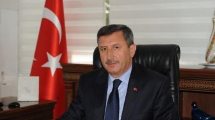 Vali Şerif Yılmaz'dan &Ouml;ğretmenler G&uuml;n&uuml; Mesajı