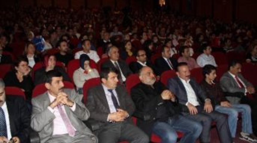 Kocaeli&rsquo;de &Ouml;ğretmenler Sahne Aldı