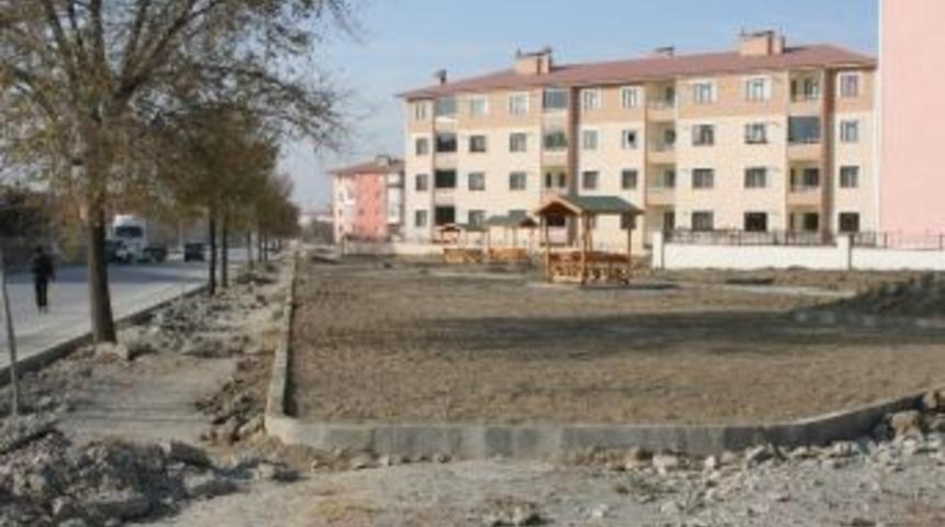 Yeni Y&uuml;r&uuml;y&uuml;ş Yolları İnşa Ediliyor