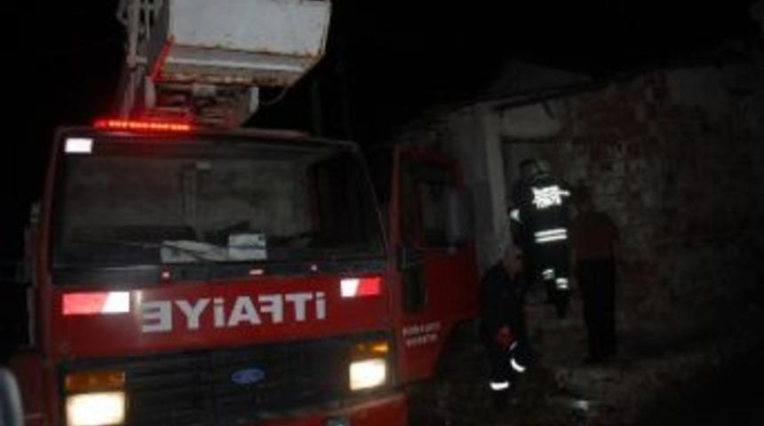 Sobadan &Ccedil;ıkan Kıvılcımlar Yangına Neden Oldu