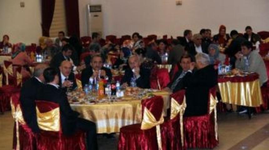 Başkan Tekin, &Ouml;ğretmenleri Unutmadı