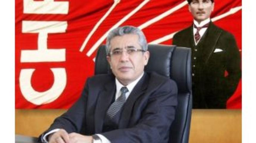 Chp Efeler Aday Adayı G&uuml;m&uuml;ş, &Ouml;ğretmenleri Unutmadı