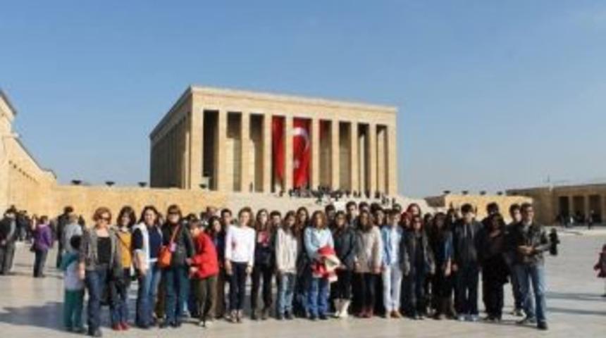 &Ouml;to Anadolu &Ouml;ğretmen&rsquo;den Ata&rsquo;yı Anma Gezisi