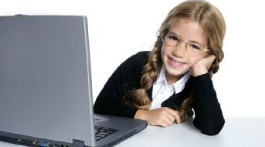 &Ouml;ğrenciler Onlıne Deneme Sınavı İle Seviyelerini &Ouml;l&ccedil;&uuml;yor