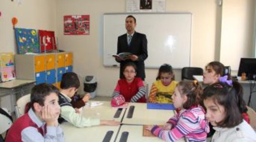 Bu &Ouml;ğrenciler &Ouml;ğretmenlerini G&ouml;rmeden &Ccedil;ok Sevdi