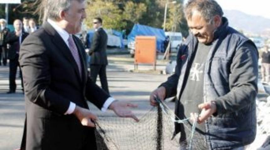 Cumhurbaşkanı G&uuml;l Balık&ccedil;ıların Ağına İlmek Attı