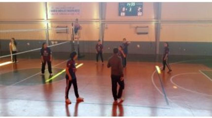 Gen&ccedil; Erkekler Voleybol M&uuml;sabakalarında İl&ccedil;e Şampiyonu Oldu
