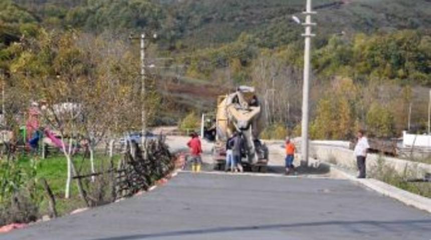 G&ouml;lc&uuml;k&rsquo;te İki Mahalle Arasına 850 Metre Beton Yol