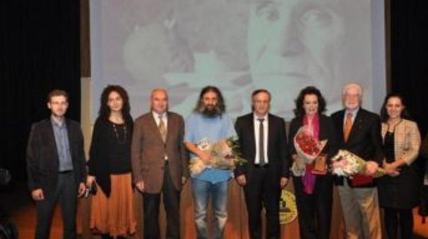 Usta Y&ouml;netmen L&uuml;tfi Akad Anıldı