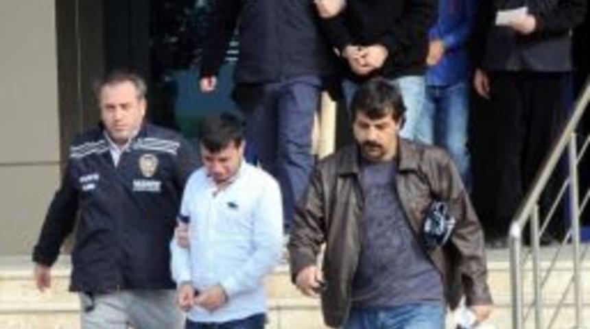 Polis, Dolandırıcıları Su&ccedil;&uuml;st&uuml; Yakaladı